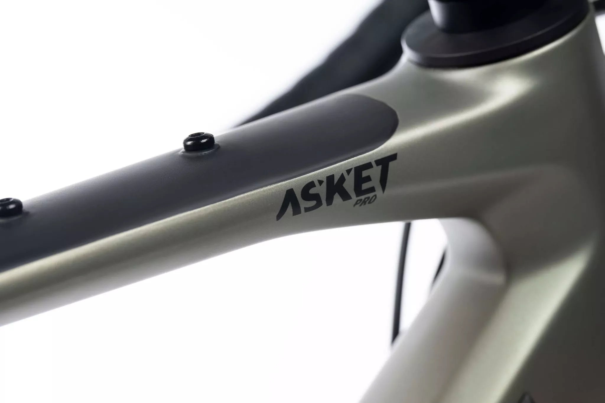 Ghost Asket Pro