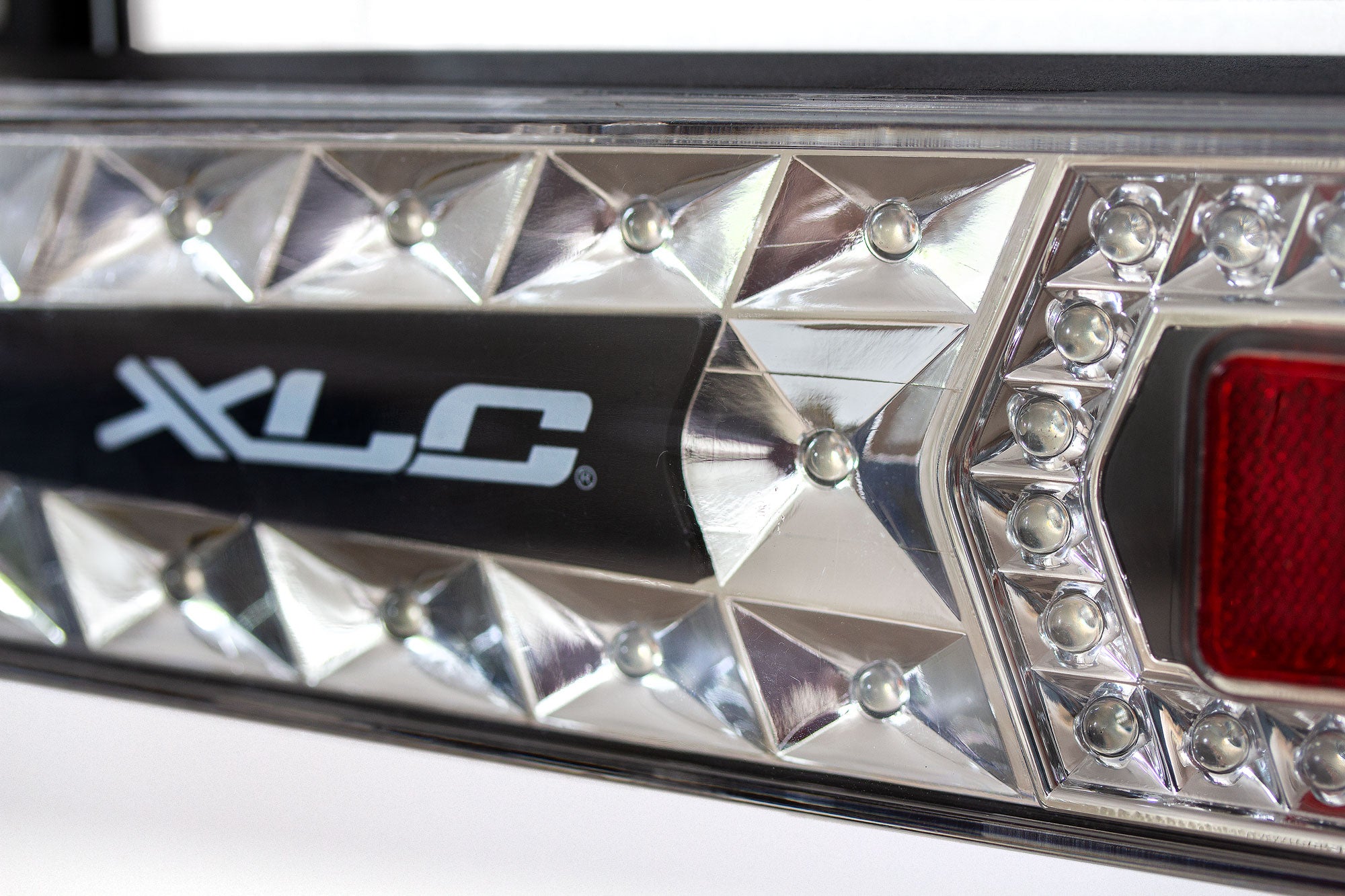 XLC Azura XTRA LED Fietsendrager voor 2 fietsen